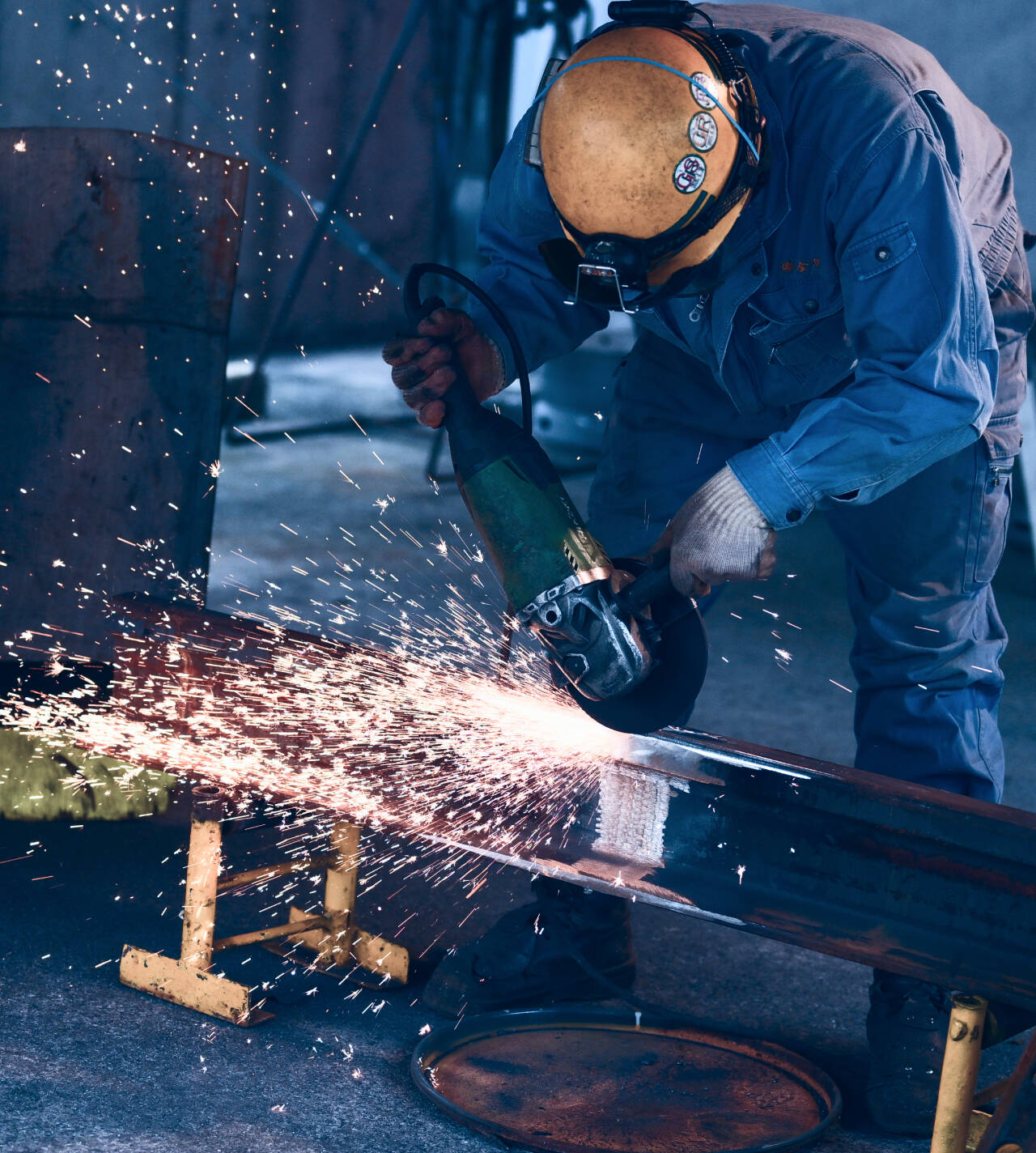 工事をする作業員